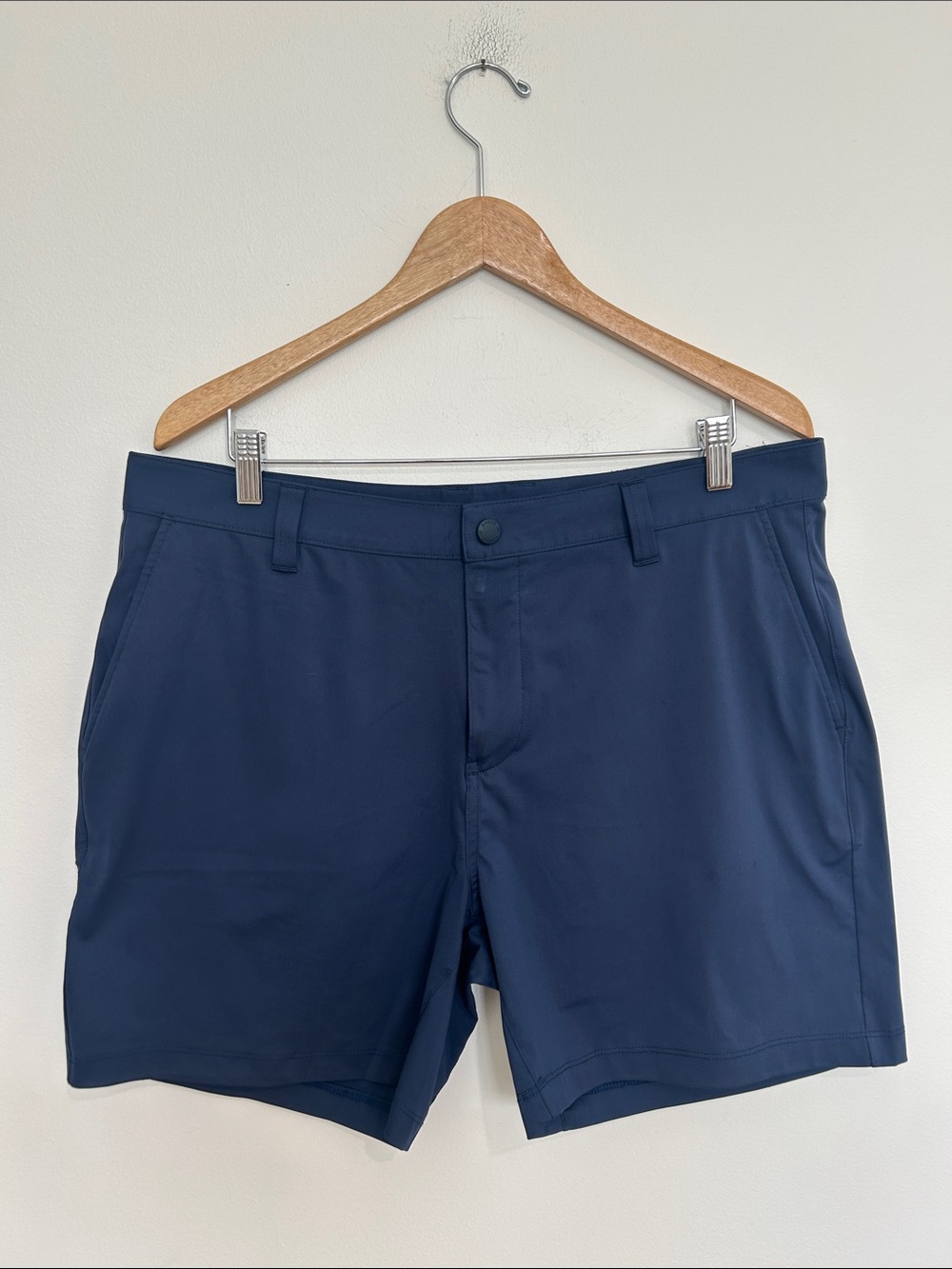 Rhone Men's Navy Performance Commuter Shorts Size 36 6” Inseam